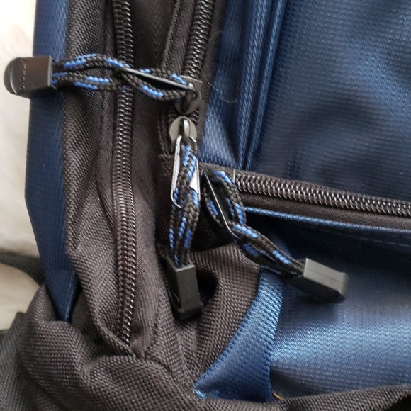 Intel Multipocket Navy Blue Premium Backpack - Picture 3 of 5